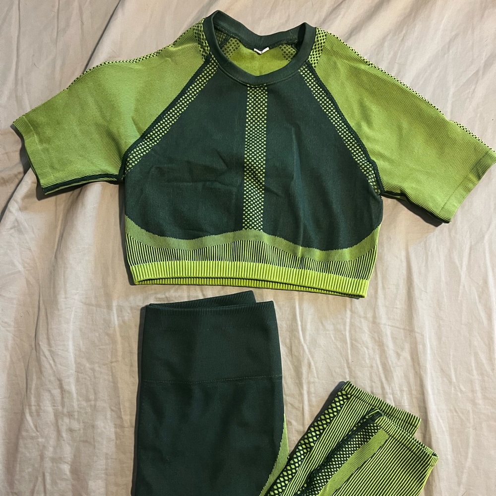 Fabletics sculptknit size L.